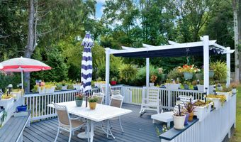 67 Swartzel Dr, Middletown, NJ 07748