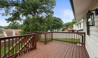 628 Hickory Knoll Ct, Ballwin, MO 63021