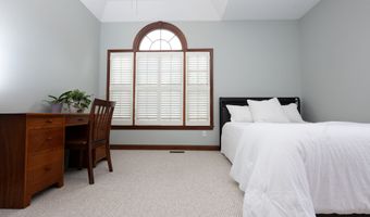 10671 Geist Ridge Ct, Fishers, IN 46040