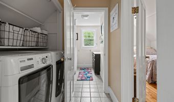 259 Middle Rd, Falmouth, ME 04105