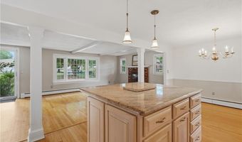 10 Sprague St, Cumberland, RI 02864