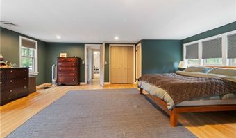 429 Howland Rd, East Greenwich, RI 02818