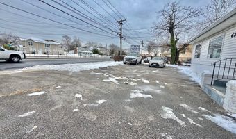 622 Broadway, Amityville, NY 11701
