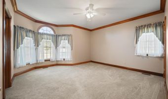 6040 Eden Dr, Aurora, IN 47001