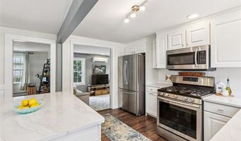 61 Harlem St, East Providence, RI 02916