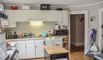40 Chapel St, Augusta, ME 04330