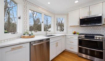 510 Boston Neck Rd, North Kingstown, RI 02852