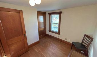 208 7th St, Bangor, ME 04401