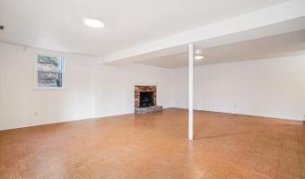 8928 CHELTONHAM Pl, Annandale, VA 22003