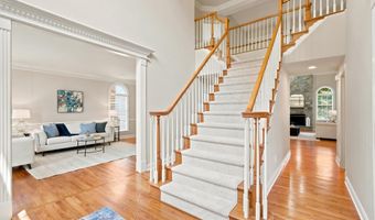 19704 STANFORD HALL Pl, Ashburn, VA 20147