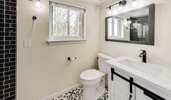 8923 BATTERY Pl 24, Bethesda, MD 20814