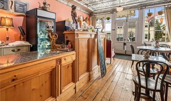 305 N Main St, Alma, WI 54610