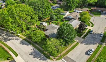 2 Oakmont Ct, Beech Grove, IN 46107