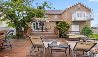 13 Evans Ave, Albertson, NY 11507
