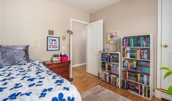 33 Wilbur Rd, Lincoln, RI 02865