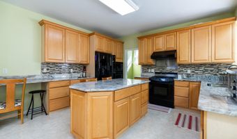 6 DUNLEARY Dr, Bear, DE 19701