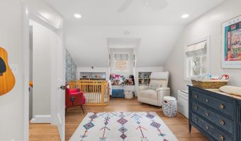 4004 ESTABROOK Dr, Annandale, VA 22003