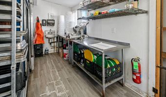 688 E Bay Ave, Barnegat, NJ 08005