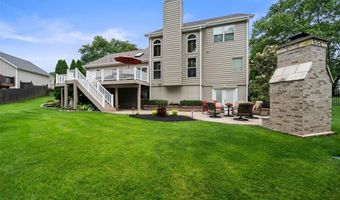 522 Arbor Meadow Dr, Ballwin, MO 63021