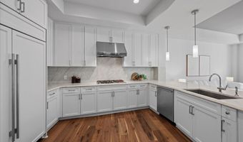 8121 RIVER Rd 423, Bethesda, MD 20817