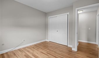 19 Irondale St, Warwick, RI 02886