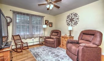 932 Amity Rd, Bethany, CT 06524