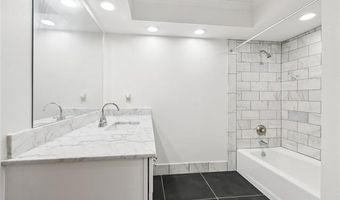 1107 PERRIN Dr, Arabi, LA 70032