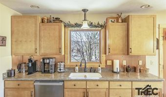 312 Road 8VE, Clark, WY 82435