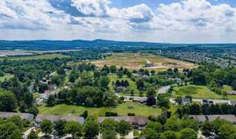 1658 PINEWIND Dr, Alburtis, PA 18011