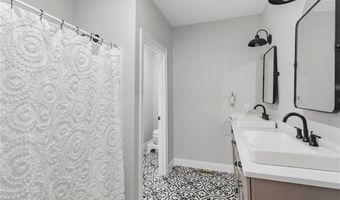 46 Somerset Cir, North Kingstown, RI 02852