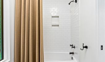 900 DAKOTA Dr, Auburn, AL 36830