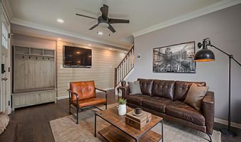 3617 FOUR MILE RUN Dr, Arlington, VA 22206