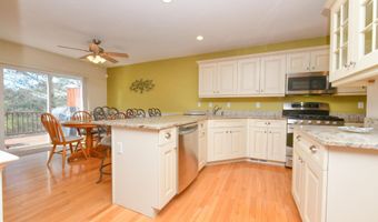 2 Candleberry Ct 2, Bourne, MA 02532