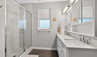 303 SE B St, Bentonville, AR 72712