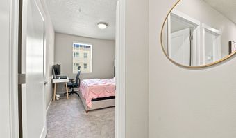 17051 SW APPLEDALE Rd 203, Beaverton, OR 97007