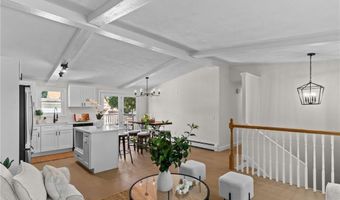 17 Auburn Ave, Johnston, RI 02919