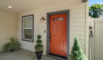 923 Bellview Ave 2, Ashland, OR 97520