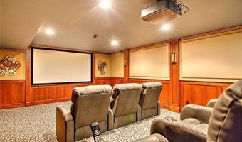 4 Pine Tree Ln, Lincoln, RI 02865