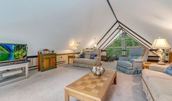11 Carmen Gln, Albrightsville, PA 18210