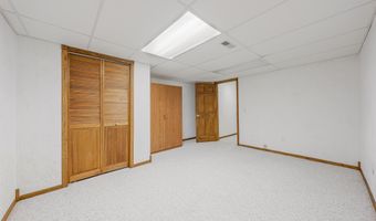 1424 E KEYSTONE Ln, Appleton, WI 54913