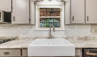 1318 John Riley Barnhill Rd, Baker, FL 32531