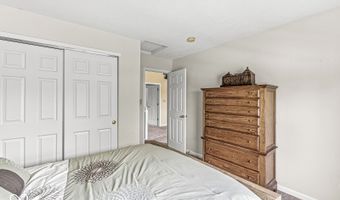 6332 Surrey Ct, Anderson, IN 46013