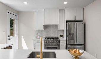 1004 GALLOWAY St NE, Washington, DC 20011