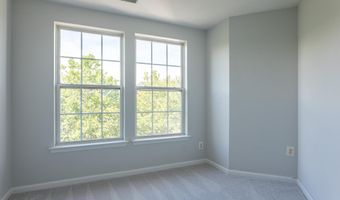 4951 BRENMAN PARK Dr 410, Alexandria, VA 22304