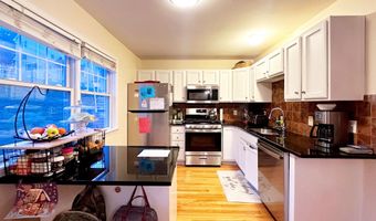 15 Scuppo Rd 504, Danbury, CT 06811