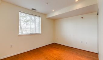 4061 FOUR MILE RUN Dr 202, Arlington, VA 22204