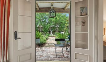 3044 Mcconnell Dr, Baton Rouge, LA 70809