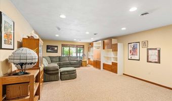 5870 Persimmon Dr, Fitchburg, WI 53711