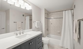 7111 WOODMONT Ave 402, Bethesda, MD 20815