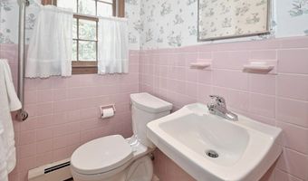 4 Applecrest Rd, Andover, MA 01810